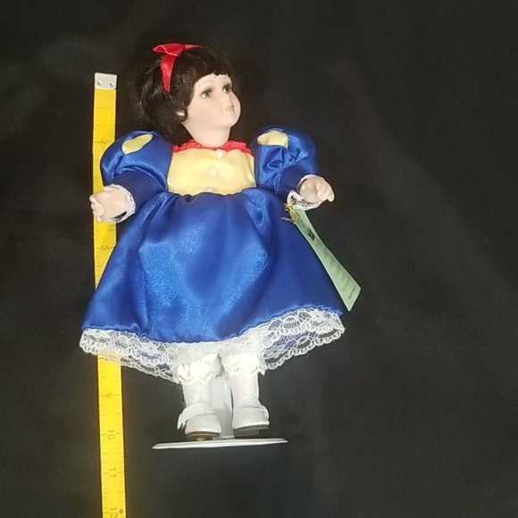 Seymour Mann Story Book Collection Snow White Doll - Picture 8 of 13